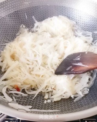 萝卜丝炒牛肉的做法步骤：8