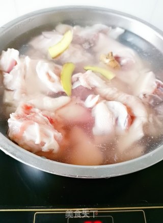 梅干菜烧猪蹄的做法步骤：3