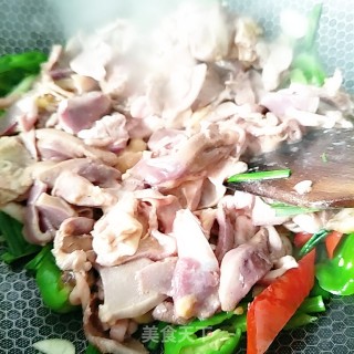 炒鸭杂的做法步骤：8