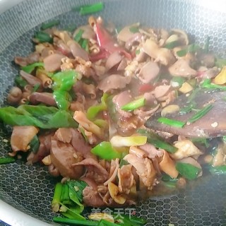 炒鸭杂的做法步骤：9
