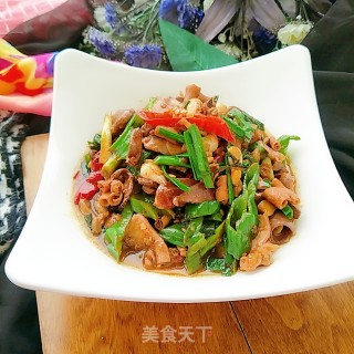 炒鸭杂的做法步骤：11