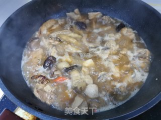 生蚝鲍鱼焖鸡的做法步骤：5
