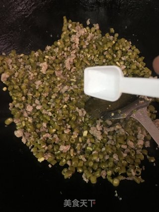 酸豆角炒肉末的做法步骤：5