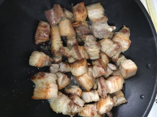 冰糖五花肉的做法步骤：3