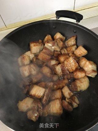 冰糖五花肉的做法步骤：4