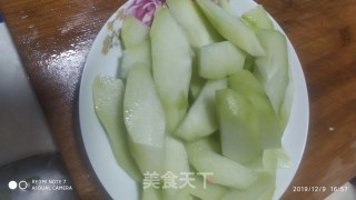 鸡胸肉炒佛手瓜的做法步骤：2