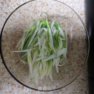 干煸黄豆芽的做法步骤：3