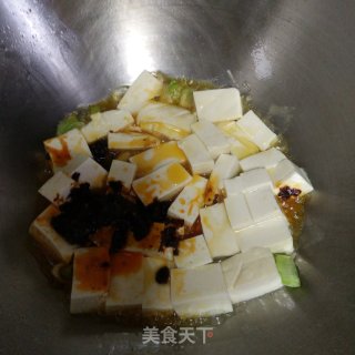 老干妈烧嫩豆腐的做法步骤：5