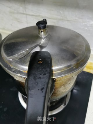 白萝卜羊肉炖汤的做法步骤：7