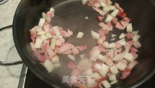 熏腊味炖蚕豆的做法步骤：5