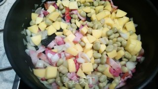 熏腊味炖蚕豆的做法步骤：6