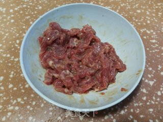 胡萝卜炒肉的做法步骤：2
