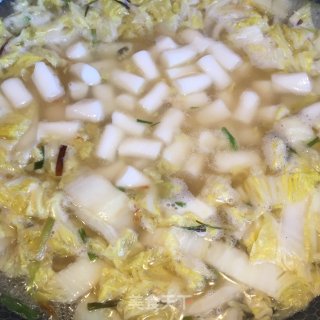 高汤大白菜烧年糕的做法步骤：8