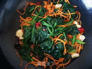 虫草花炒菠菜的做法步骤：10
