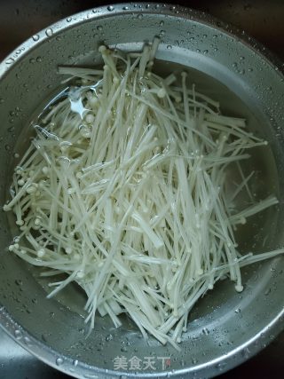 蒜香金针菇的做法步骤：2