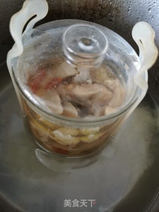 竹荪炖走地鸡的做法步骤：4