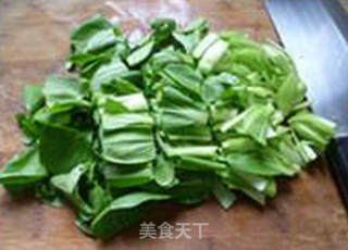 鸡棕菌鸡毛菜炒面疙瘩的做法步骤：5