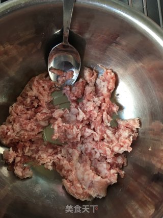 虾肉蛋饺的做法步骤：1