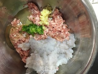 虾肉蛋饺的做法步骤：4