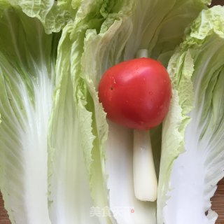 番茄香菇炒白菜的做法步骤：1