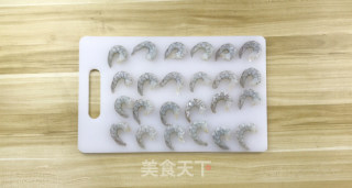 金沙虾仁玉子豆腐的做法步骤：1