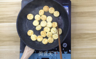 金沙虾仁玉子豆腐的做法步骤：4