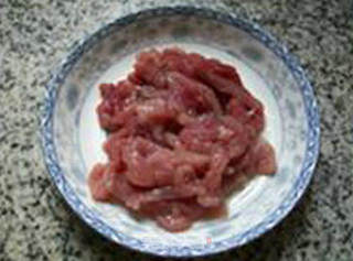 韭菜瘦肉丝香干炒面的做法步骤：2