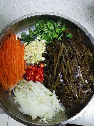 麻辣海带丝的做法步骤：1