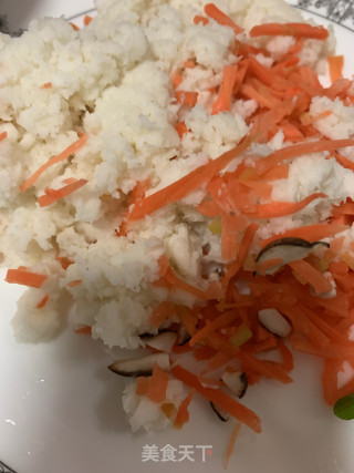 鱿鱼肉末千张卷的做法步骤：2