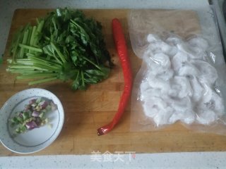 芹菜炒虾仁的做法步骤：1