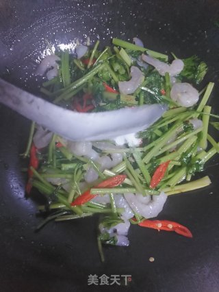 芹菜炒虾仁的做法步骤：8