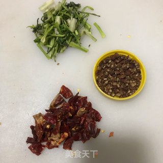 椒香茄子条的做法步骤：3