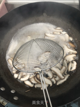香菇炒青菜的做法步骤：5