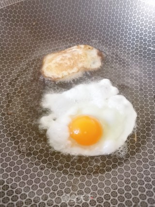 青菜梗煨荷包蛋的做法步骤：4