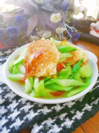 青菜梗煨荷包蛋的做法步骤：11
