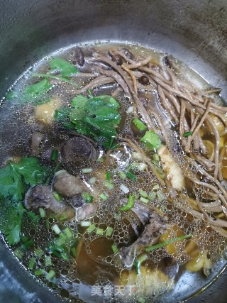 清蒸鸡，茶树菇板栗鸡汤的做法步骤：7