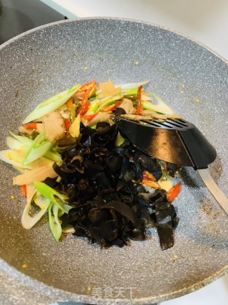 泡椒猪肝的做法步骤：4