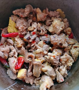 牛腩烧腐竹的做法步骤：7