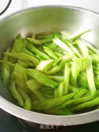 素炒芥菜梗的做法步骤：3