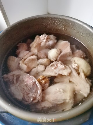茶树菇老鸭汤的做法步骤：6