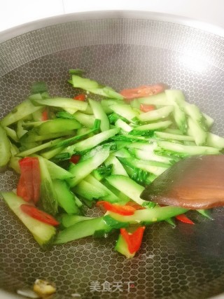 黄瓜炒鸡蛋的做法步骤：8
