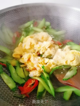 黄瓜炒鸡蛋的做法步骤：9