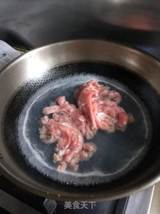 酸汤肥牛的做法步骤：4