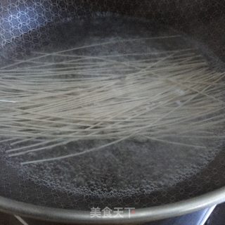 荷包蛋酸汤面的做法步骤：2