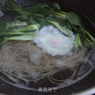荷包蛋酸汤面的做法步骤：4