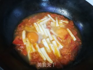 番茄鸡蛋年糕汤的做法步骤：5