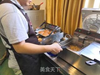 汉堡︱牛肉汉堡的做法步骤：2