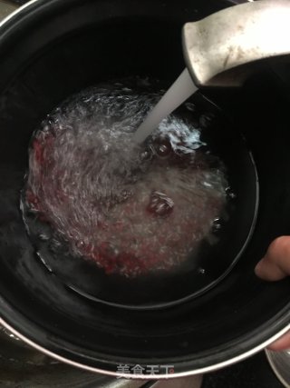 红豆黑米粥的做法步骤：4