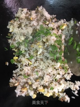 酸豆角肉末鸡蛋炒饭的做法步骤：8