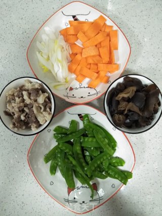 肥牛片炒荷兰豆的做法步骤：4